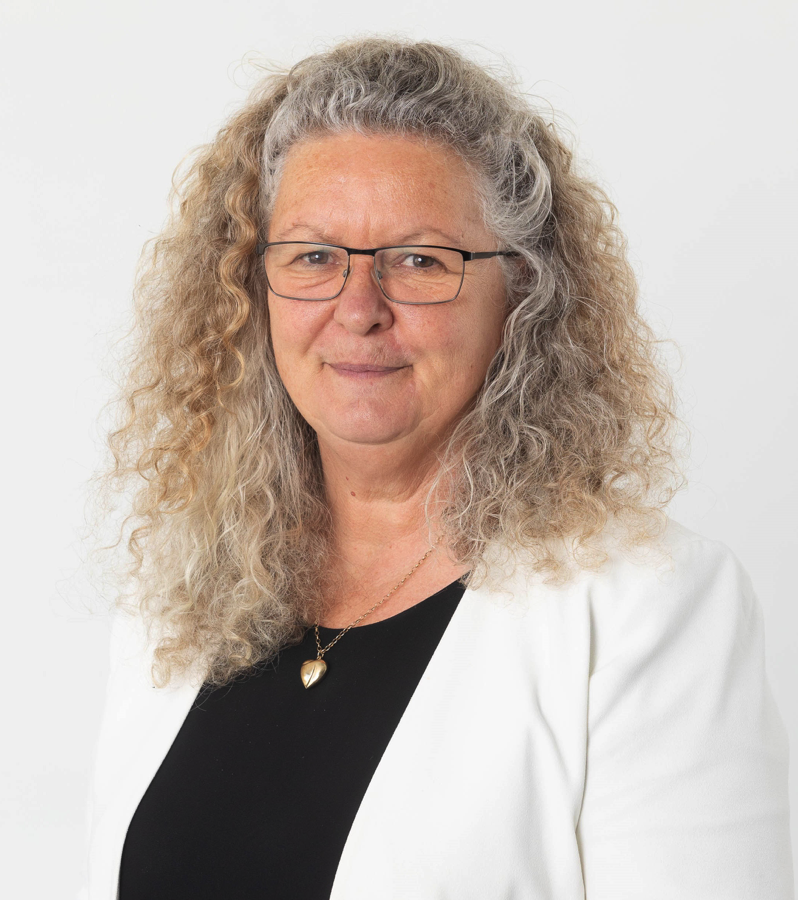 PhD engineering (Cambridge) MSc (Hons) environmental science/zoology (Auckland) BSc chemistry/zoology (Auckland) FEngNZ, AAMINZ, RMLA, MInstD