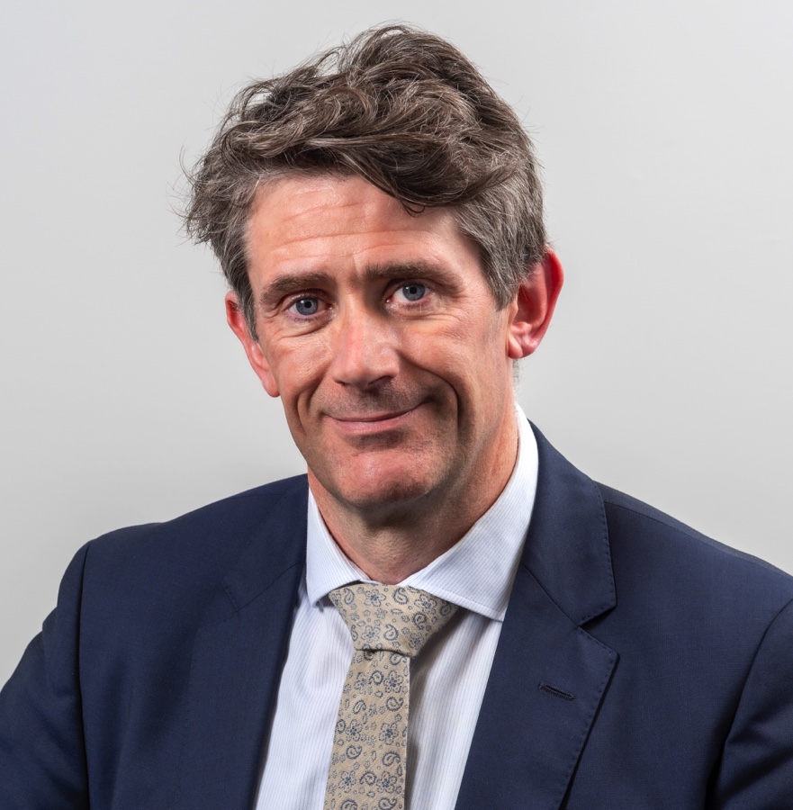 LLB (Hons), BE</br></br>